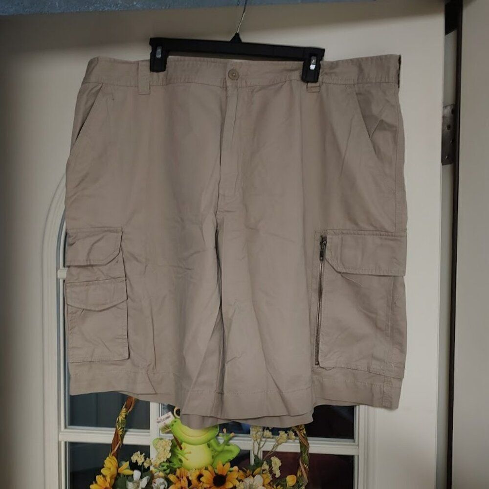 New Route 66 Beige Cargo Shorts Size Men's 44
